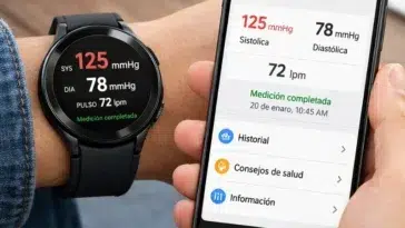 Galaxy Watch revoluciona el monitoreo de la presión arterial en EE. UU. 1 Galaxy Watch en la muñeca midiendo la presión arterial con la pantalla mostrando los resultados. Persona utilizando un smartphone Samsung Galaxy con la aplicación Samsung Health Monitor abierta.
